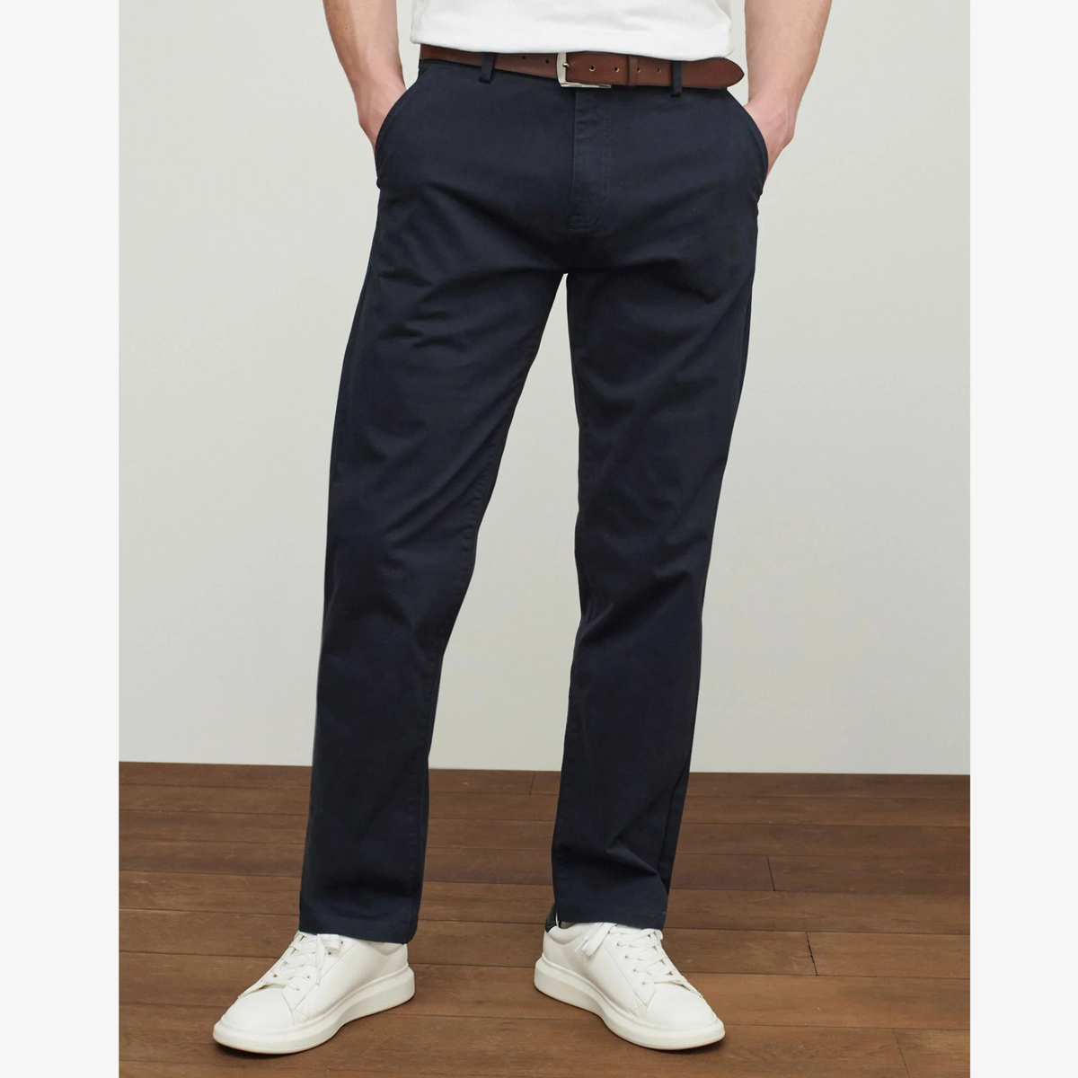 Kit 2 Calças Chino Regular Fit Perna Reta + Cinto Grátis - SOMENTE HOJE 🔥